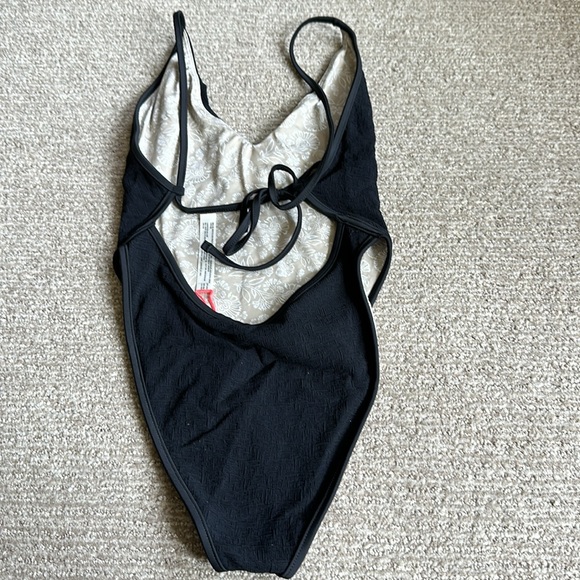 New Free People free-est Amber One-Piece Swimsuit Black Medium - Picture 4 of 11